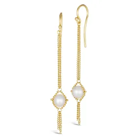 Dewdrop Earrings in Pearl