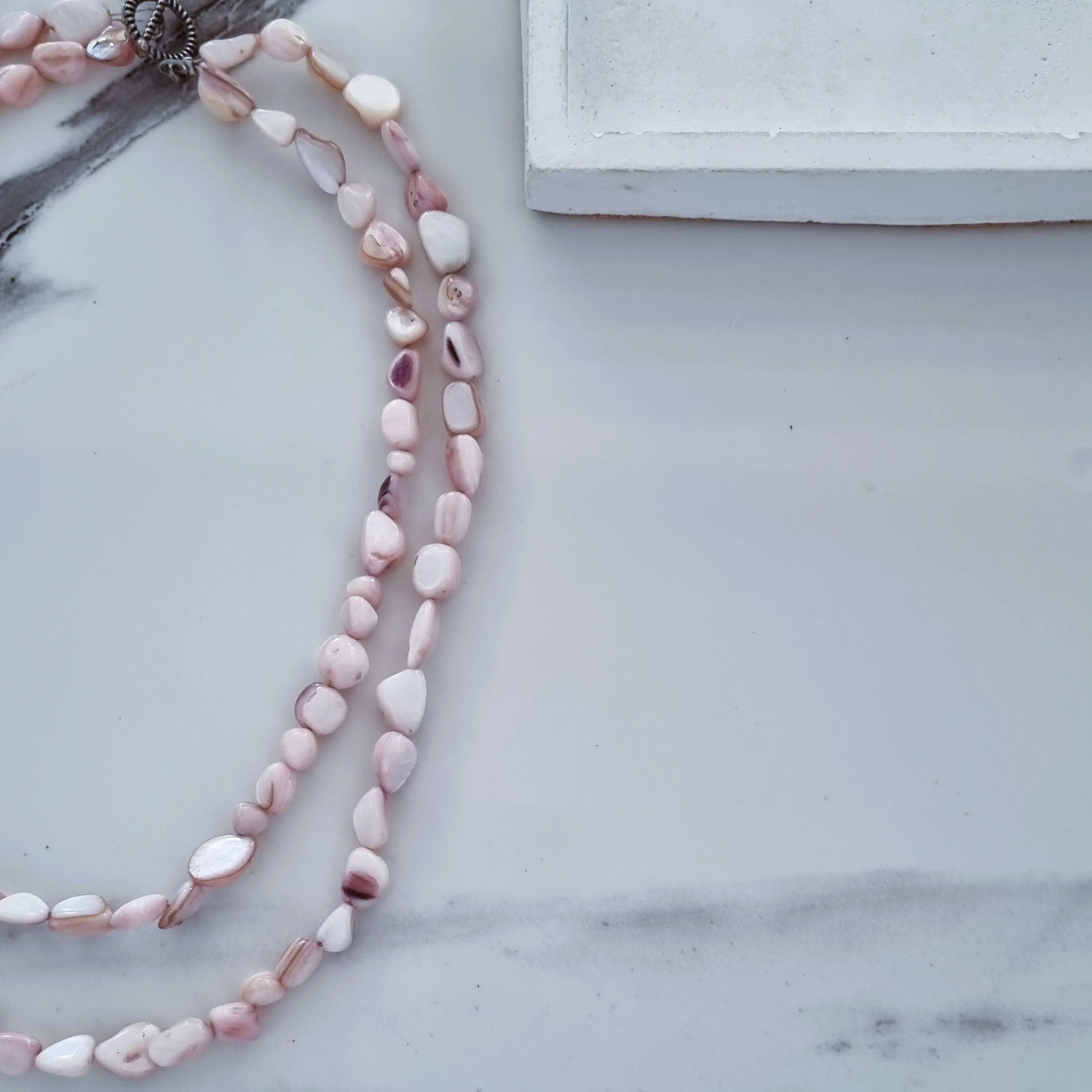 Mother of pearls necklace